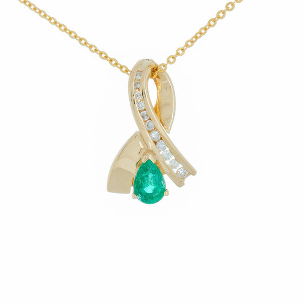 14k Yellow Gold (0.20 Ct. Tw.) Pear Emerald Necklace