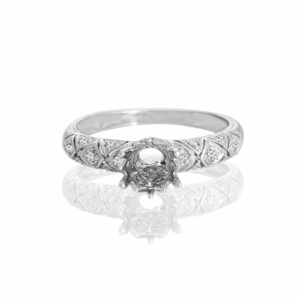 18k White Gold Round Engagement Ring